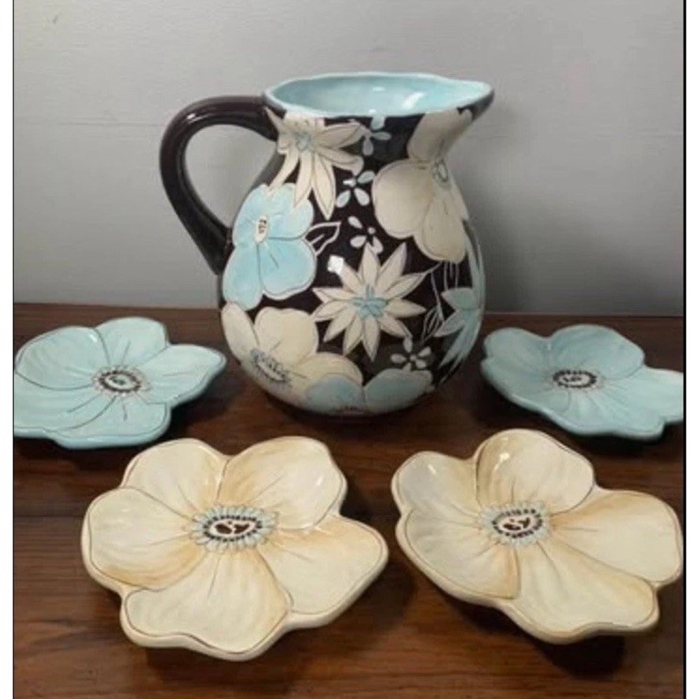 Laurie Gates Casual Collection Floral Pitcher + 4 Flower Appetizer Plates Set